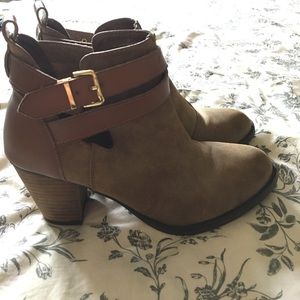 Adorable bootie heels!