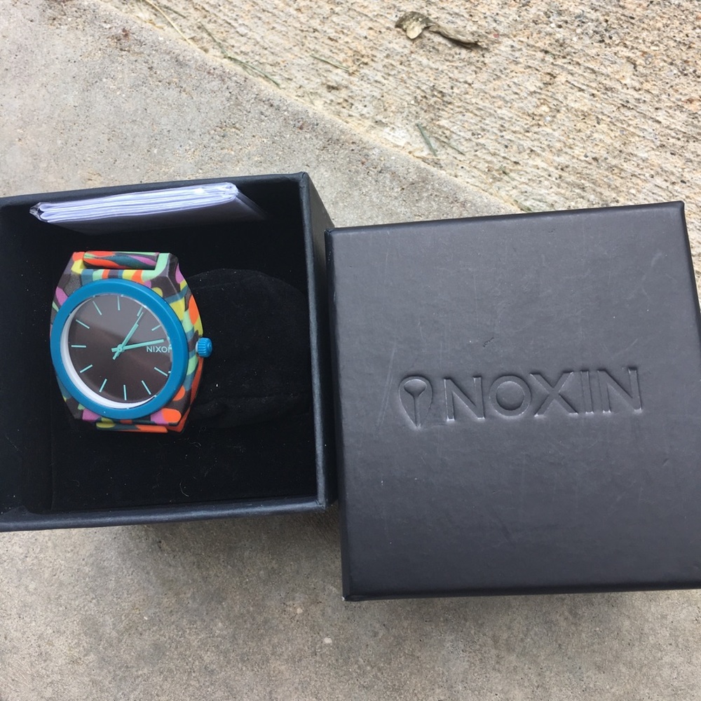 Nixon watch