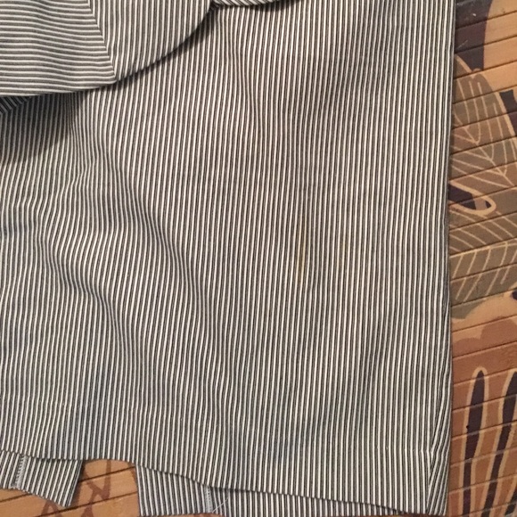 Chic pinstriped suit - Picture 3 of 5