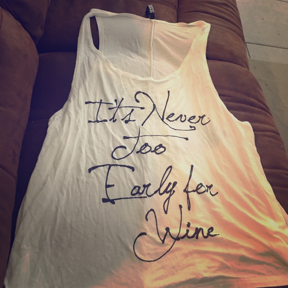 Graphic tank