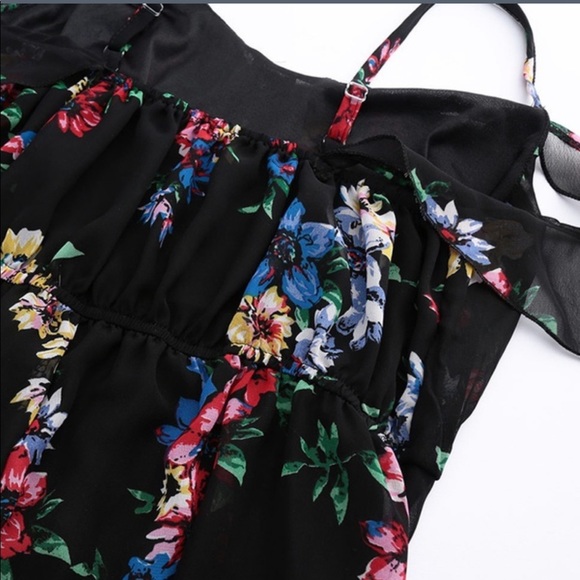 Off Shoulder V-Neck Dress - Picture 3 of 7