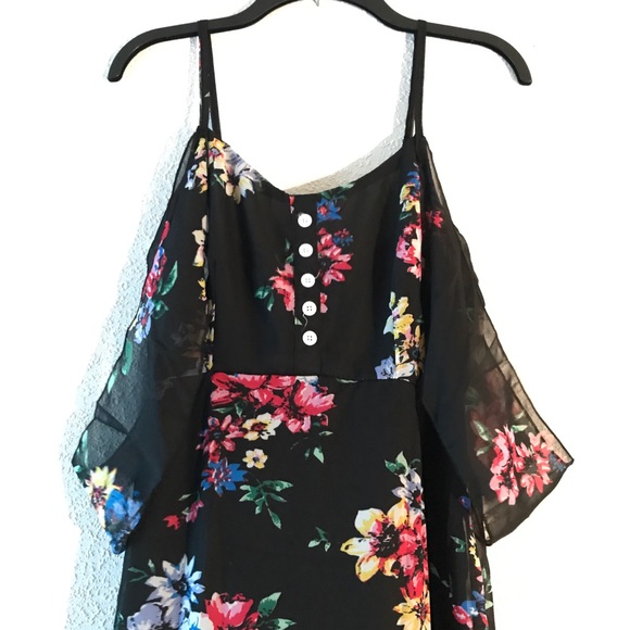 Off Shoulder V-Neck Dress - Picture 5 of 7