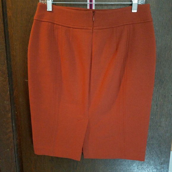 Rust colored, high waisted skirt w/zipper pockets - Picture 2 of 3