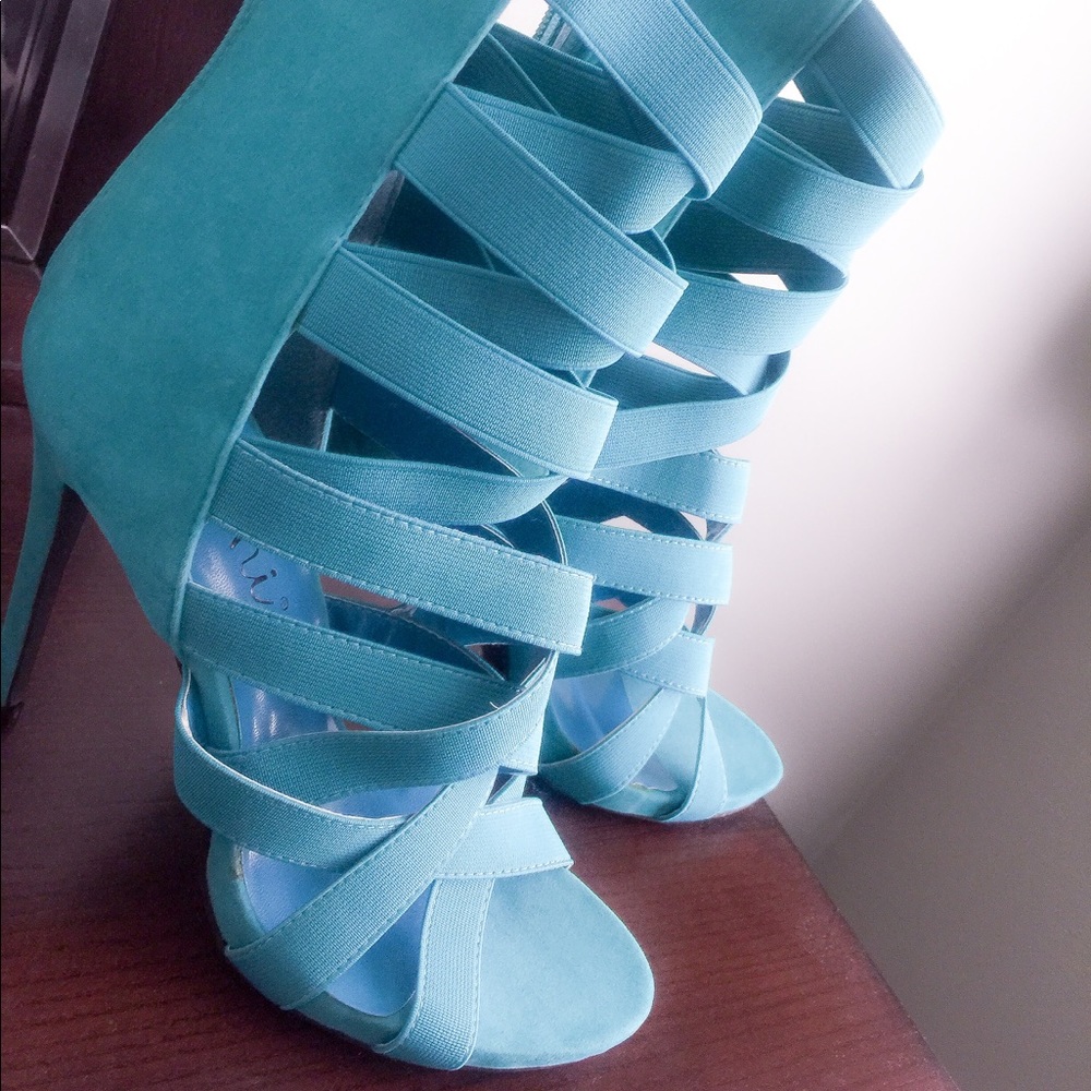 Turquoise strappy party heel