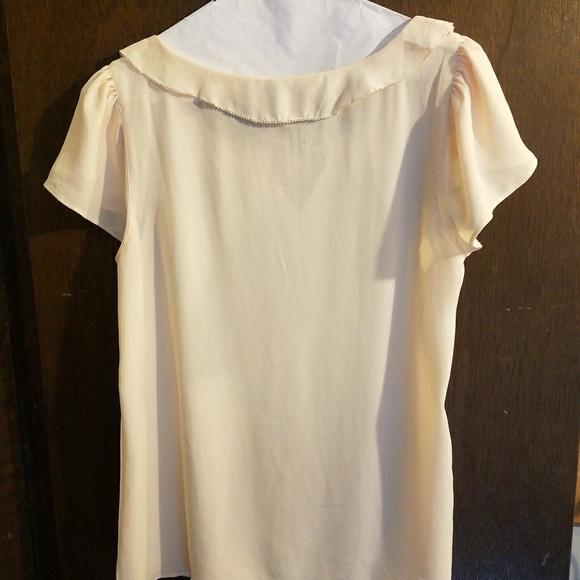 Cream Flowy Blouse - Picture 4 of 5