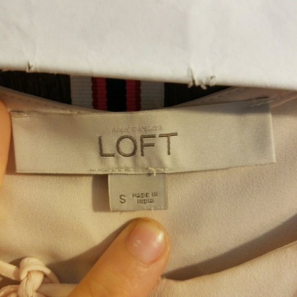 Cream Flowy Blouse - Picture 5 of 5