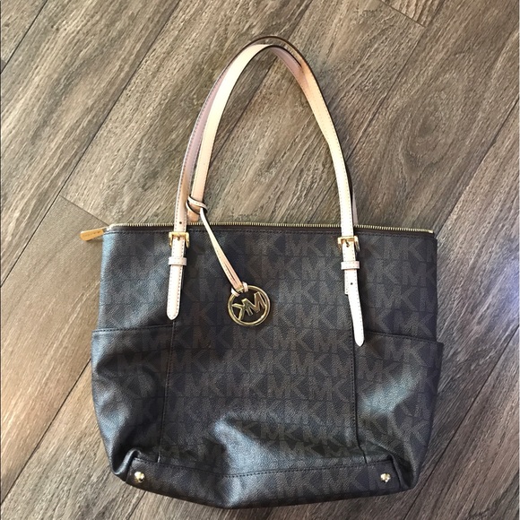 Michael Kors Jet Set Purse - Picture 1 of 2