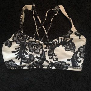 Lululemon Free to Be Sports Bra - Size 4