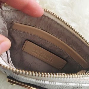Michael Kors Accessories - Michael Kors Signature Jet Set Wristlet Michael Kors Accessories - Michael Kors Signature Jet Set Wristlet
