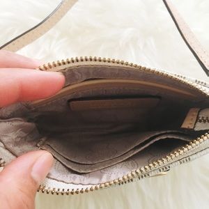Michael Kors Accessories - Michael Kors Signature Jet Set Wristlet Michael Kors Accessories - Michael Kors Signature Jet Set Wristlet