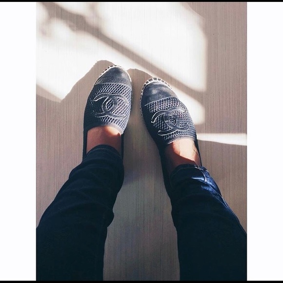 🙅🏽SOLD🙅🏽 Chanel Espadrilles Mesh Black Leather - Picture 2 of 7