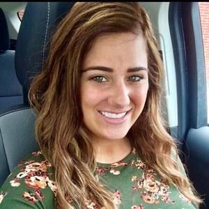 Meet your Posher, Elizabeth