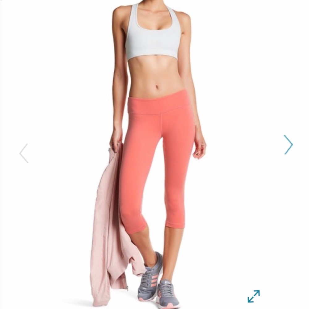 Pair of pretty Vimmia Capri leggings