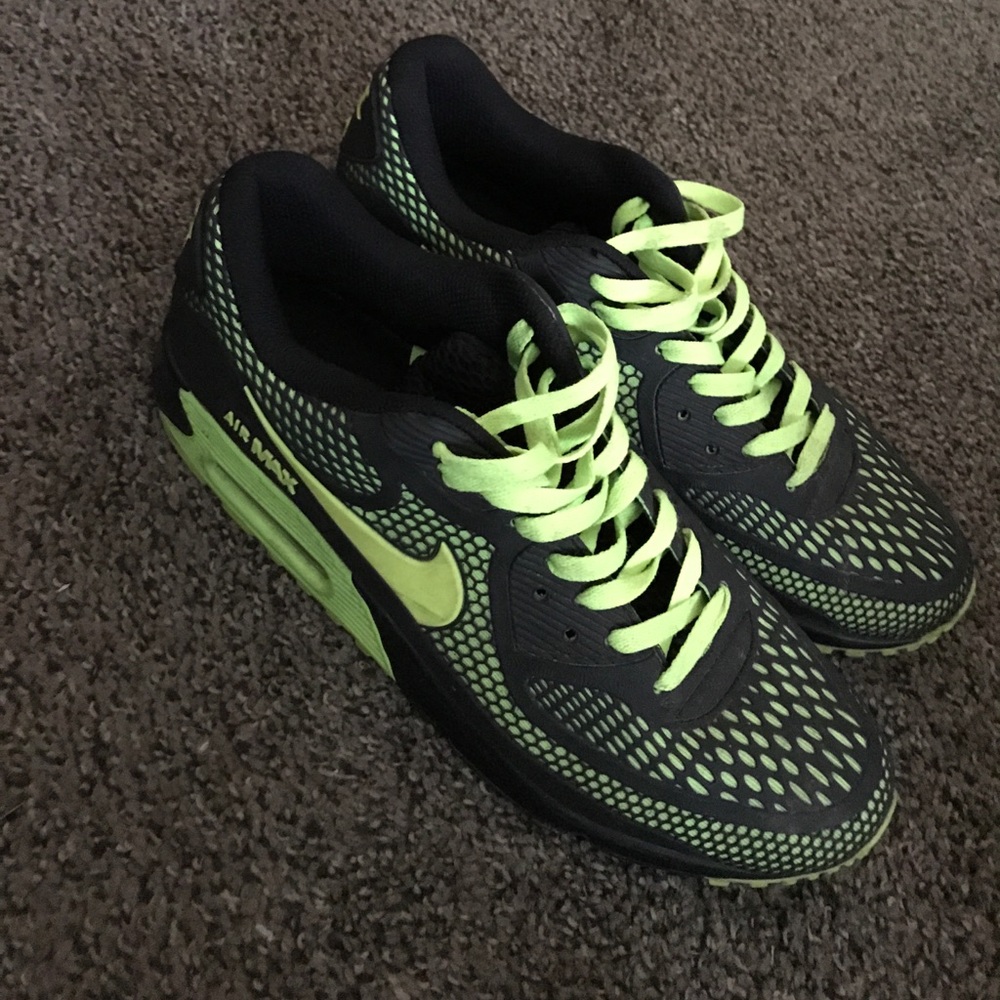 Nike Tennis Shoes