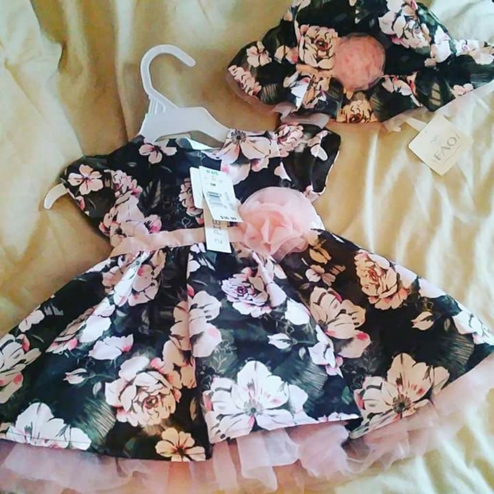 Baby girl children's boutique with matching bucket - Picture 1 of 1