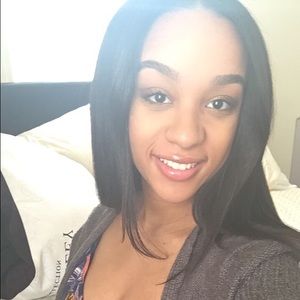 Meet your Posher, Briana