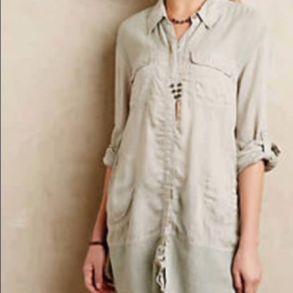 Holding Horses Tunic, size small. Olive colored.