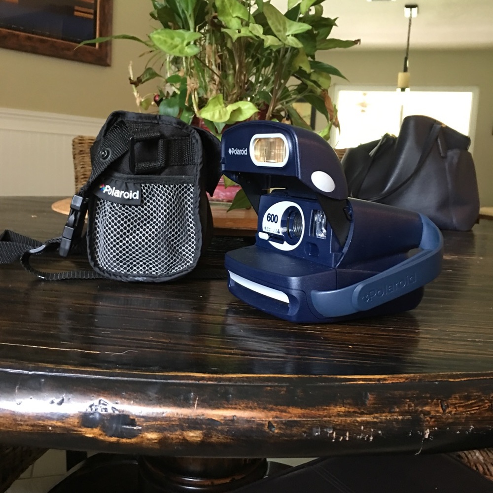 Polaroid 600 Camera