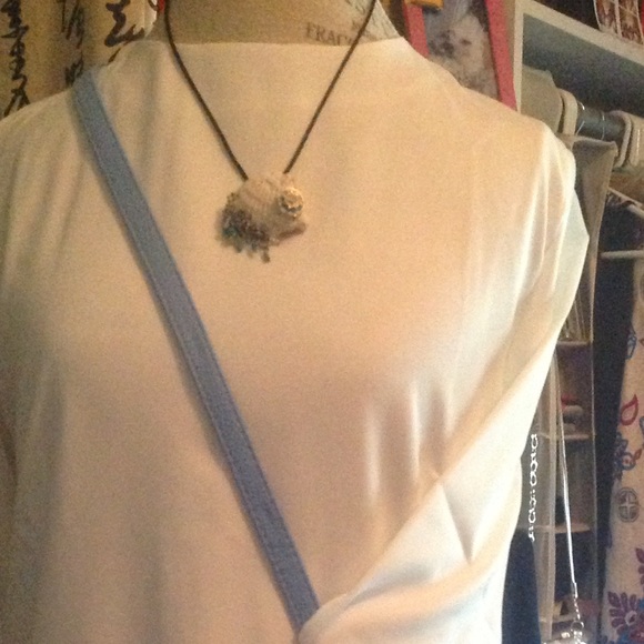 Mermaid Shell necklace - Picture 4 of 7