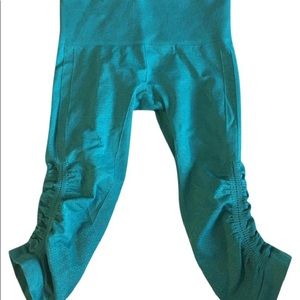 Lululemon teal "in the flow" cropped leggings