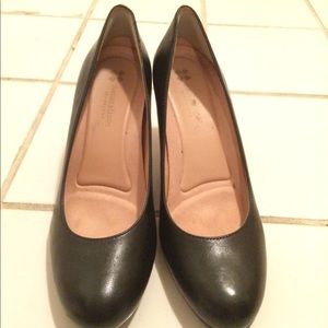 8.5 black Naturalizer pumps