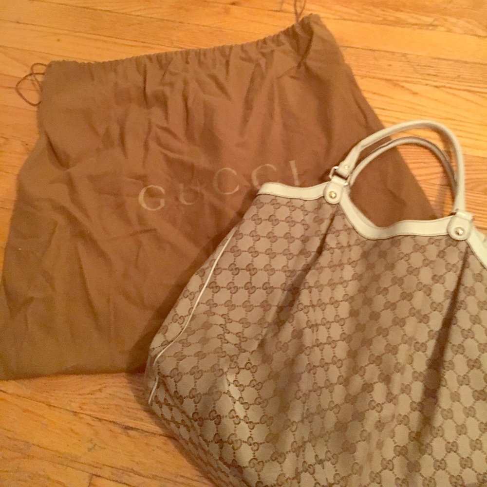 Perfect Gucci handbag!