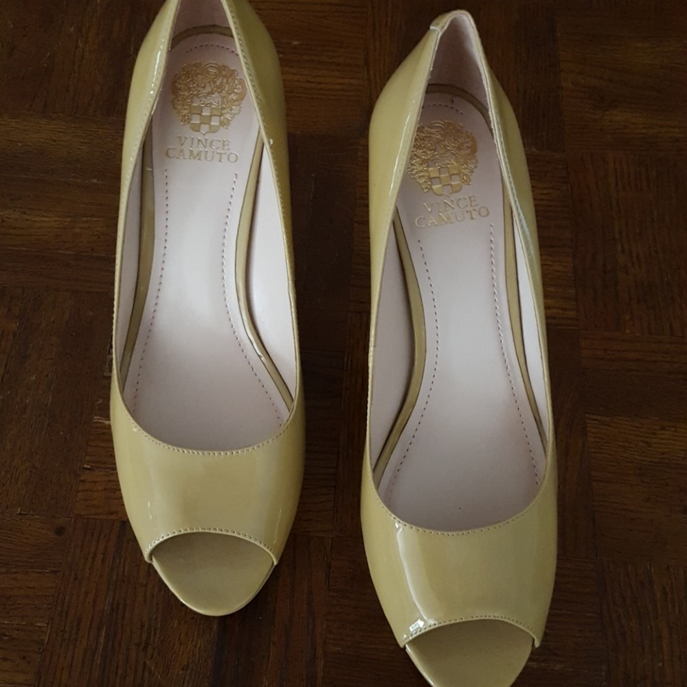 Brand NEW Peep Toe Pumps (no tags/box)