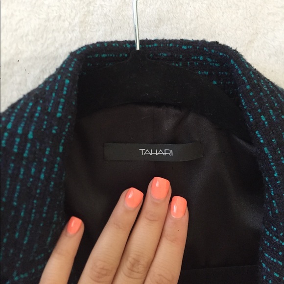 Tahari black blazer with green/aqua stitching - Picture 4 of 4