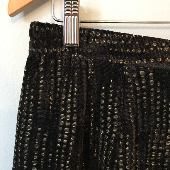 High waisted textured midi skirt - Picture 3 of 7