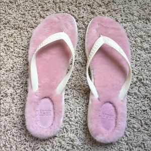 Ugg Fluffy Flip Flops