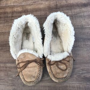 Ugg slippers sz 6