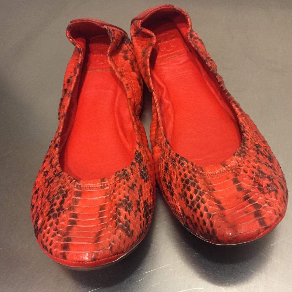 Last Day to Ship for 2 weeks - Tory Burch Flats