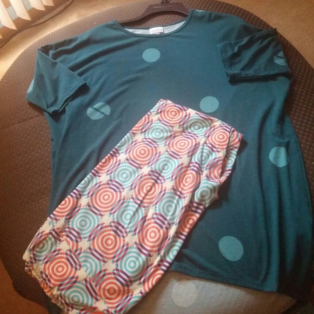 EUC Lularoe M Irma and TC legging set
