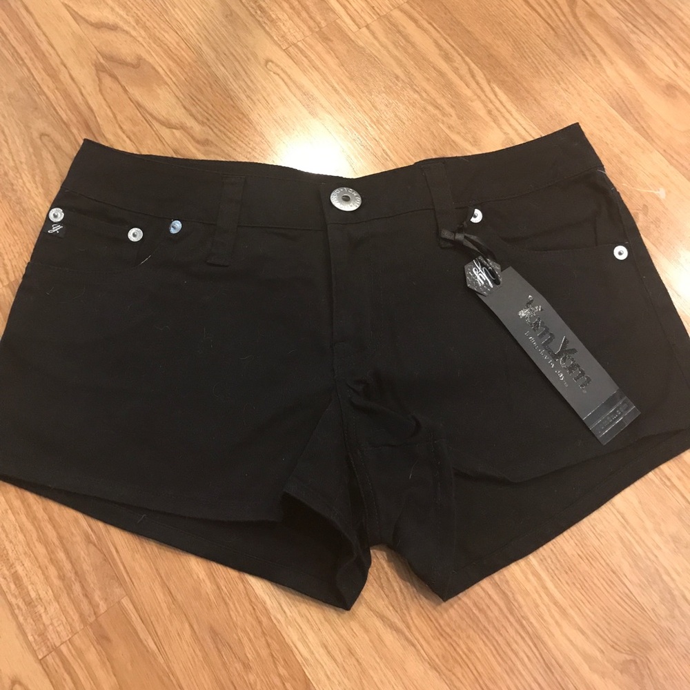 Yom Yom Black Shorts Size 11/30