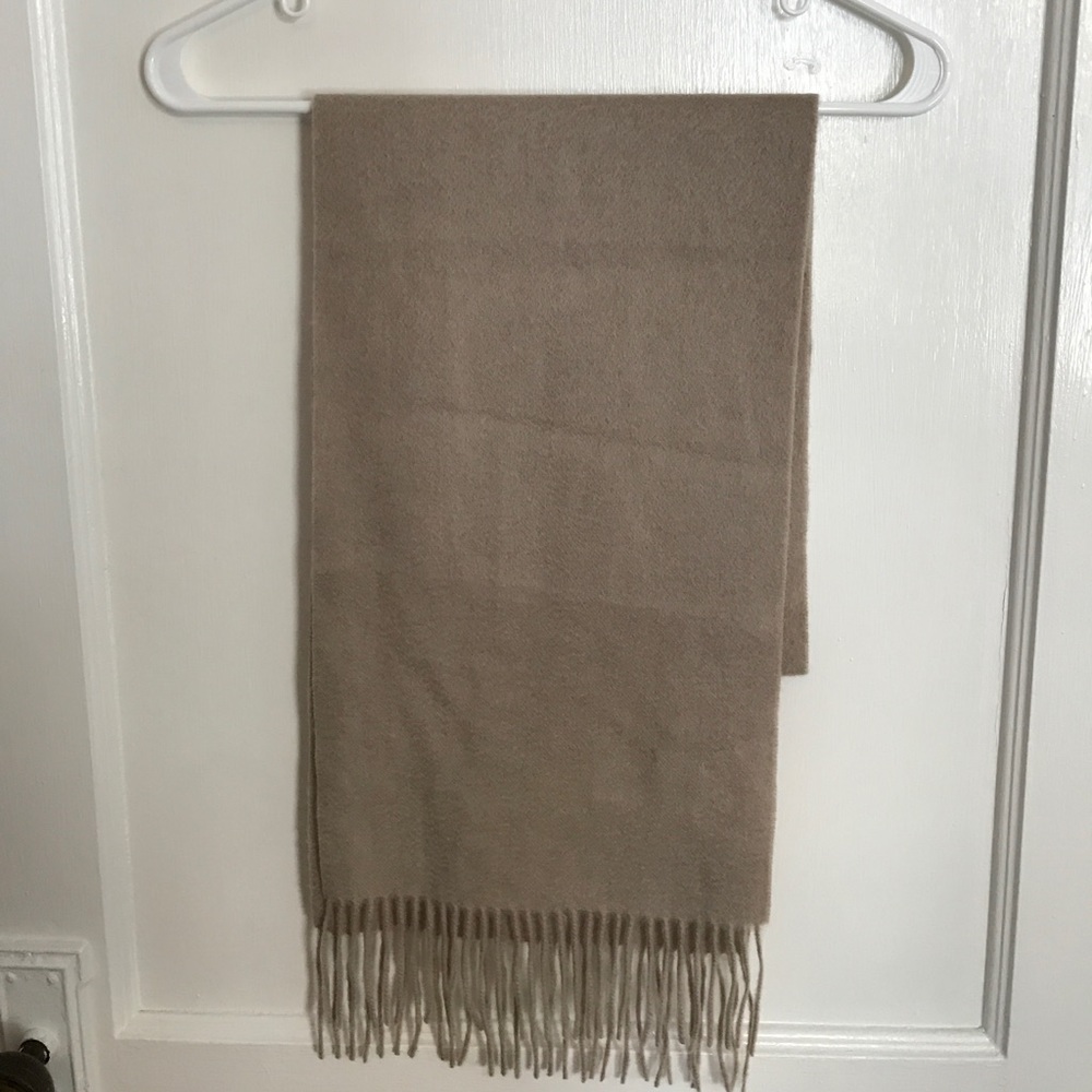 Cashmere scarf