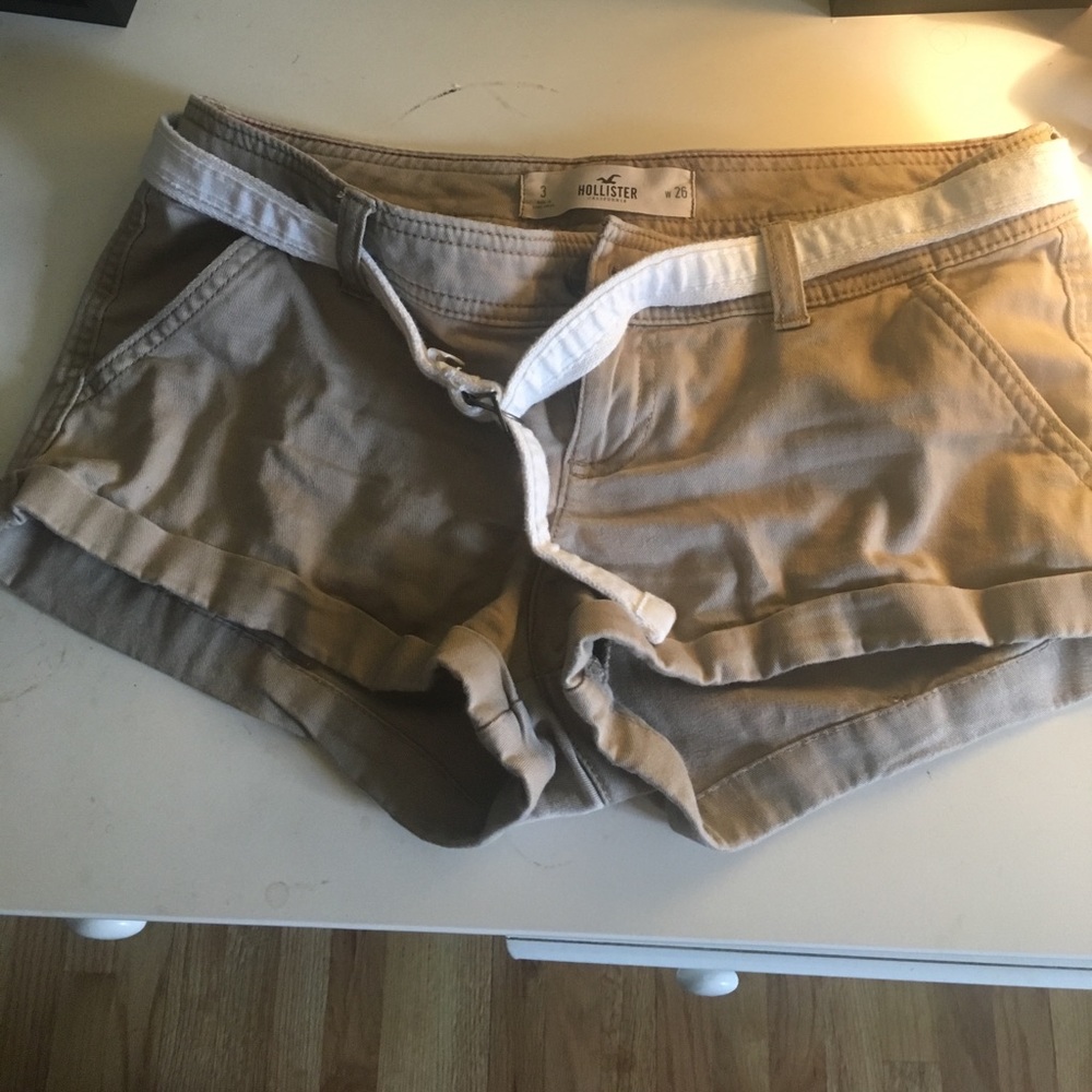 Khaki Hollister shorts