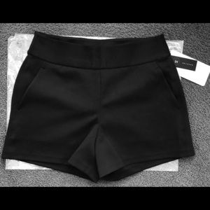 Lululemon Shaped Short -Size 8, Black