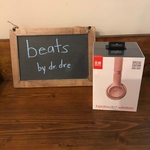 Beats Solo Wireless in Rose Gold NWT