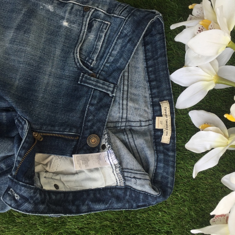 👖Forever 21 Size 27 Distressed Boot Cut Jeans