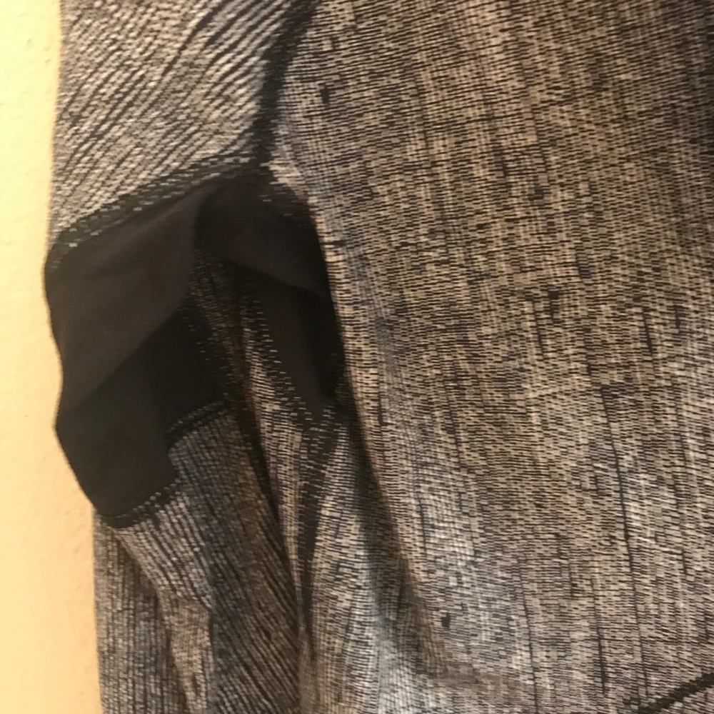 Lululemon Half Zip pullover hoodie - Picture 4 of 4