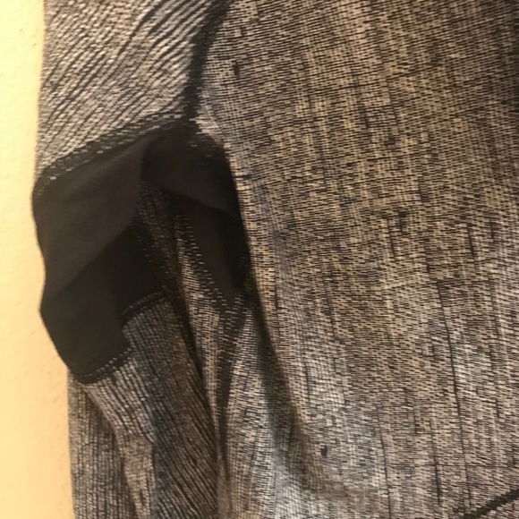 Lululemon Half Zip pullover hoodie - Picture 4 of 4