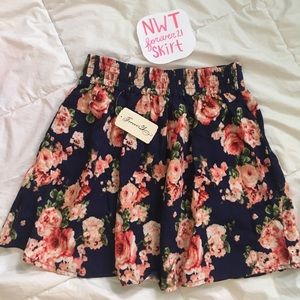 NWT forever21 skirt🌸