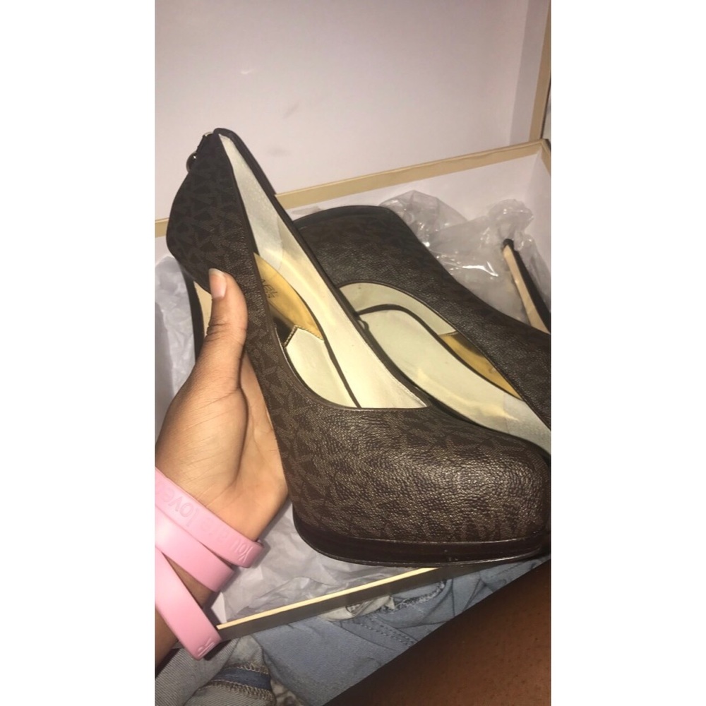 Michael kors hamilton pump