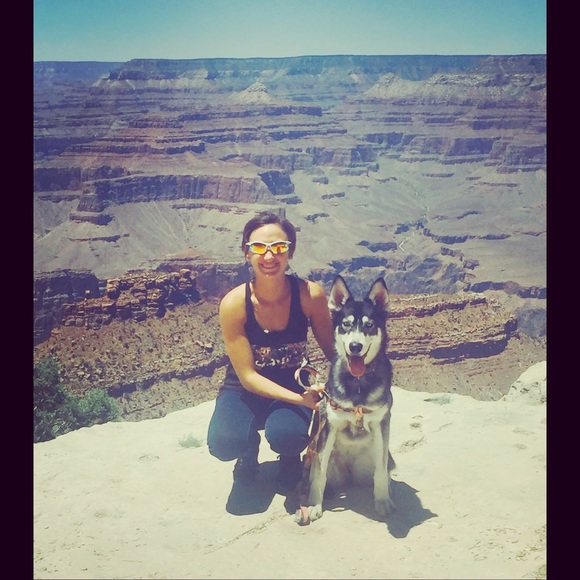 Meet Your Posher, Erin - Picture 2 of 7