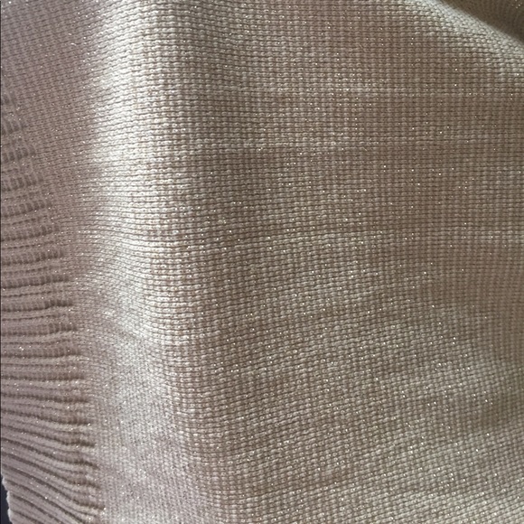 gold shimmer body con dress with keyhole back - Picture 2 of 5