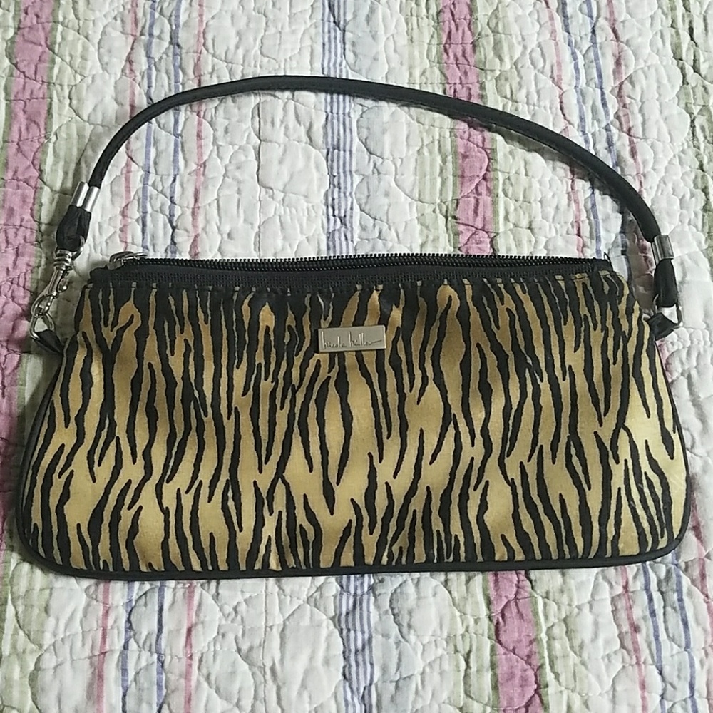 Nicole Miller pochette