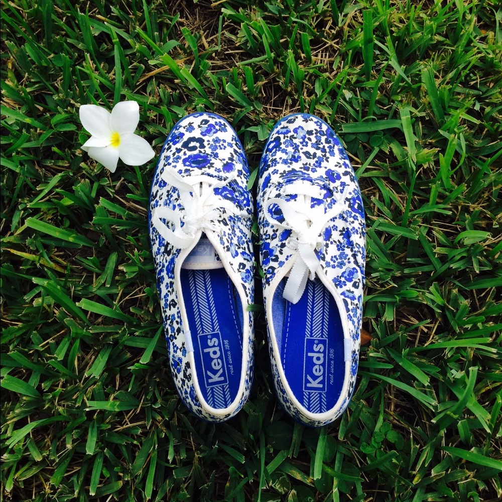 💙Keds blue & white floral print sneakers💙