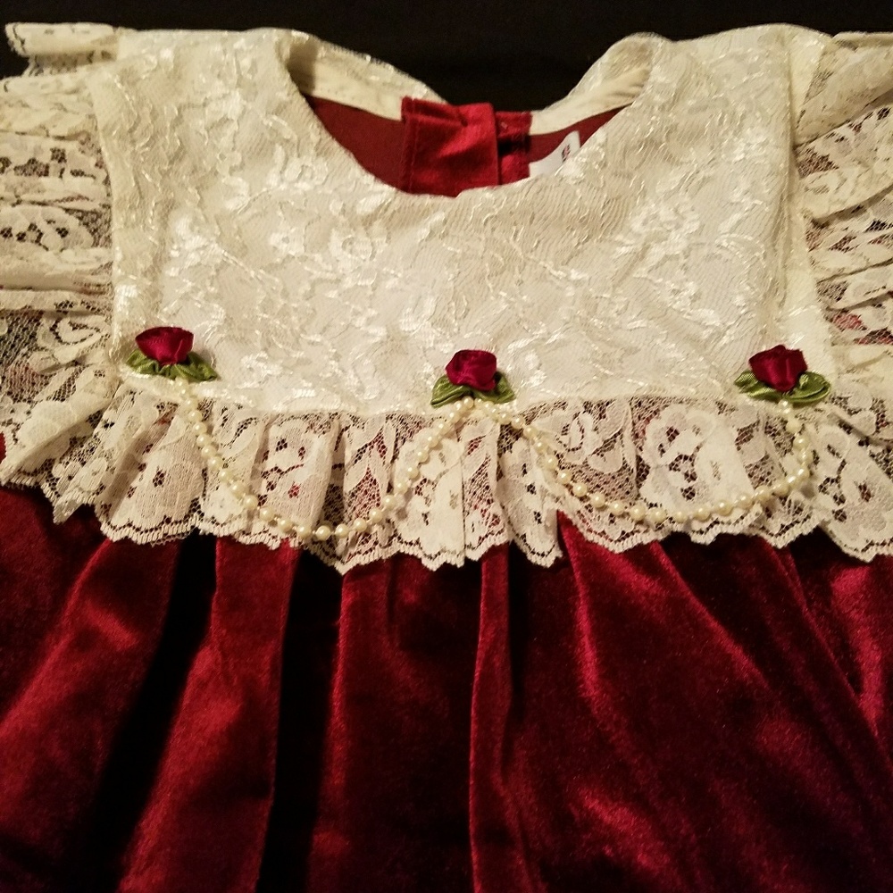 Free ship holiday red velvet/lace/pearls & lace