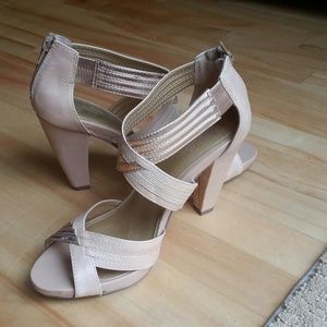 Seychelles Platform Heel size 10