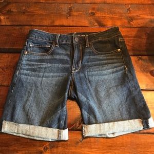 American Eagle Skinny Bermuda Shorts Size 8